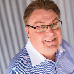 Headshot of Shannon Faries